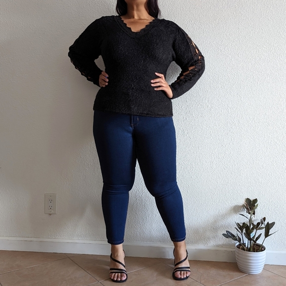 Ee: some Sweater - Picture 1 of 6